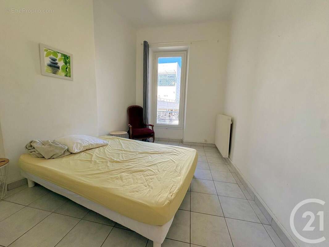 Appartement à MARSEILLE-1E