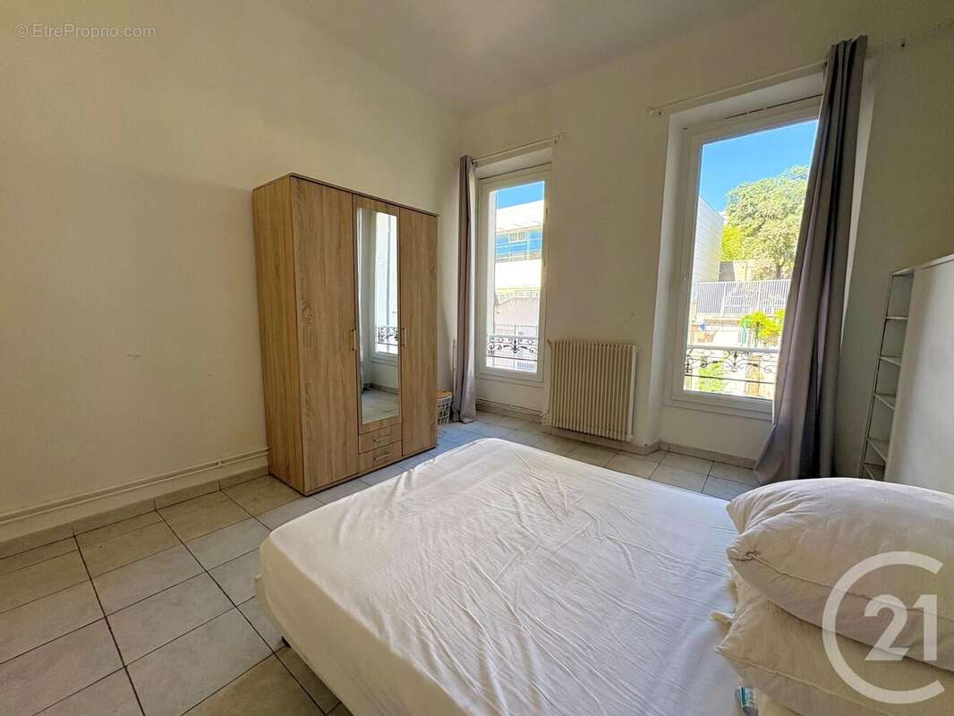 Appartement à MARSEILLE-1E