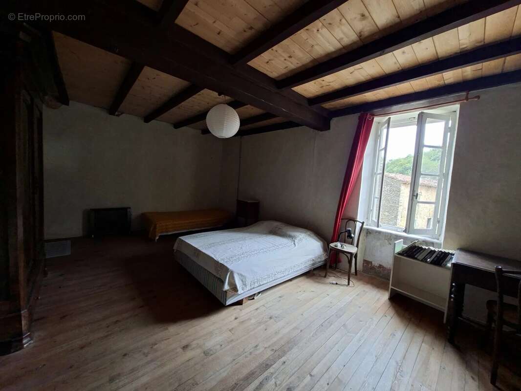 Maison à MONTREDON-LABESSONNIE