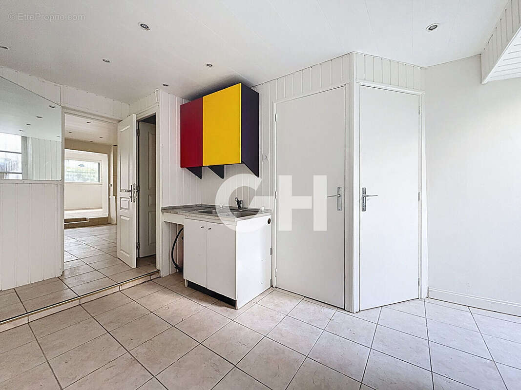 Commerce à PARIS-20E