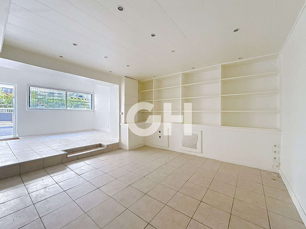 Commerce à PARIS-20E