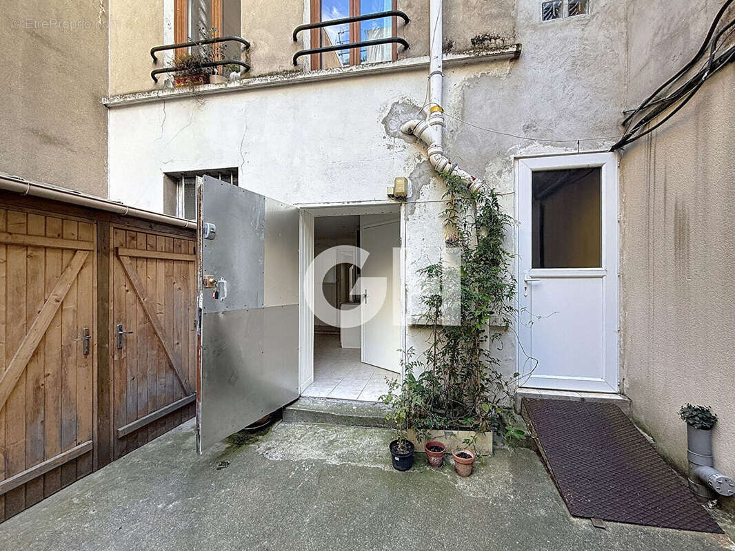 Commerce à PARIS-20E