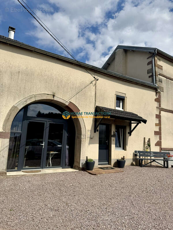 Maison à SAINT-VALBERT