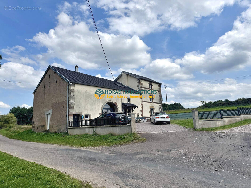 Maison à SAINT-VALBERT