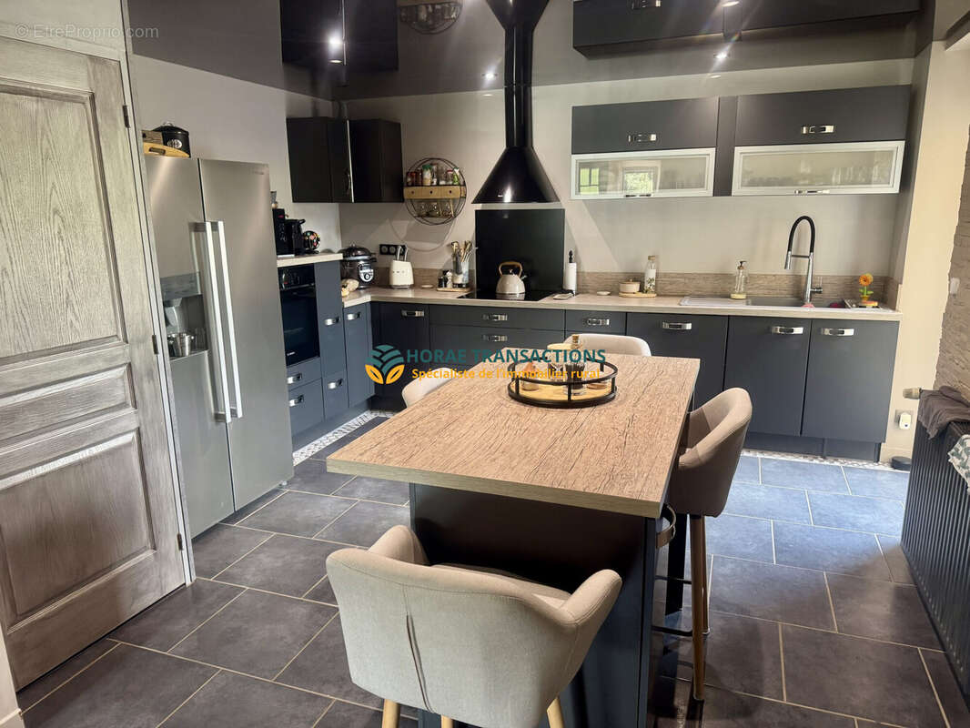 Maison à SAINT-VALBERT