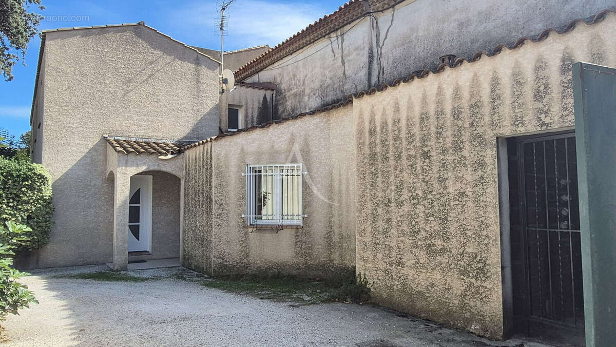 Appartement à LEZIGNAN-CORBIERES