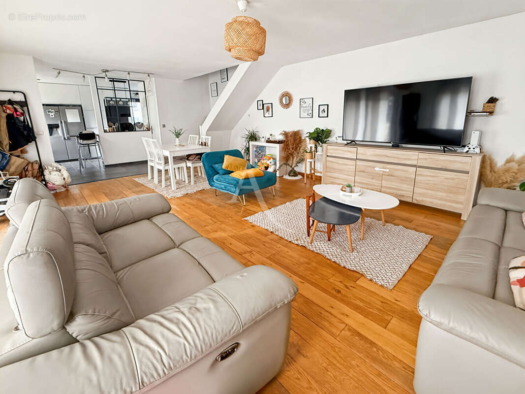 Maison à JOUY-LE-MOUTIER