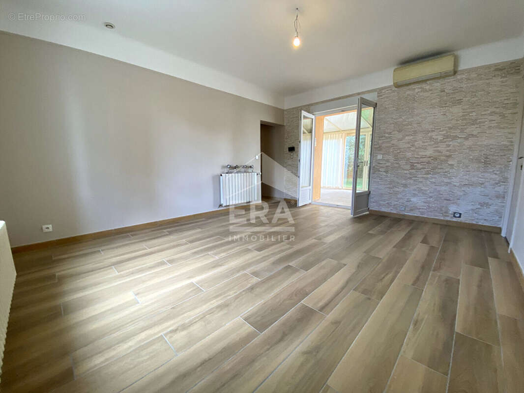 Maison à SAINT-FARGEAU-PONTHIERRY