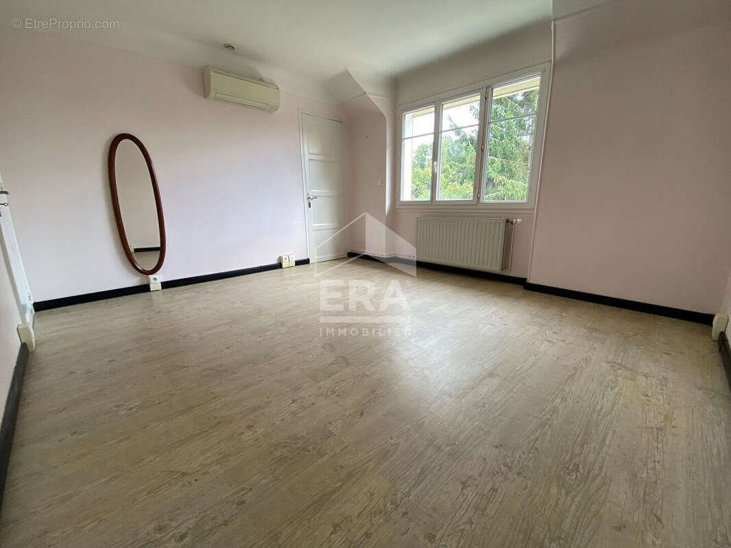 Maison à SAINT-FARGEAU-PONTHIERRY