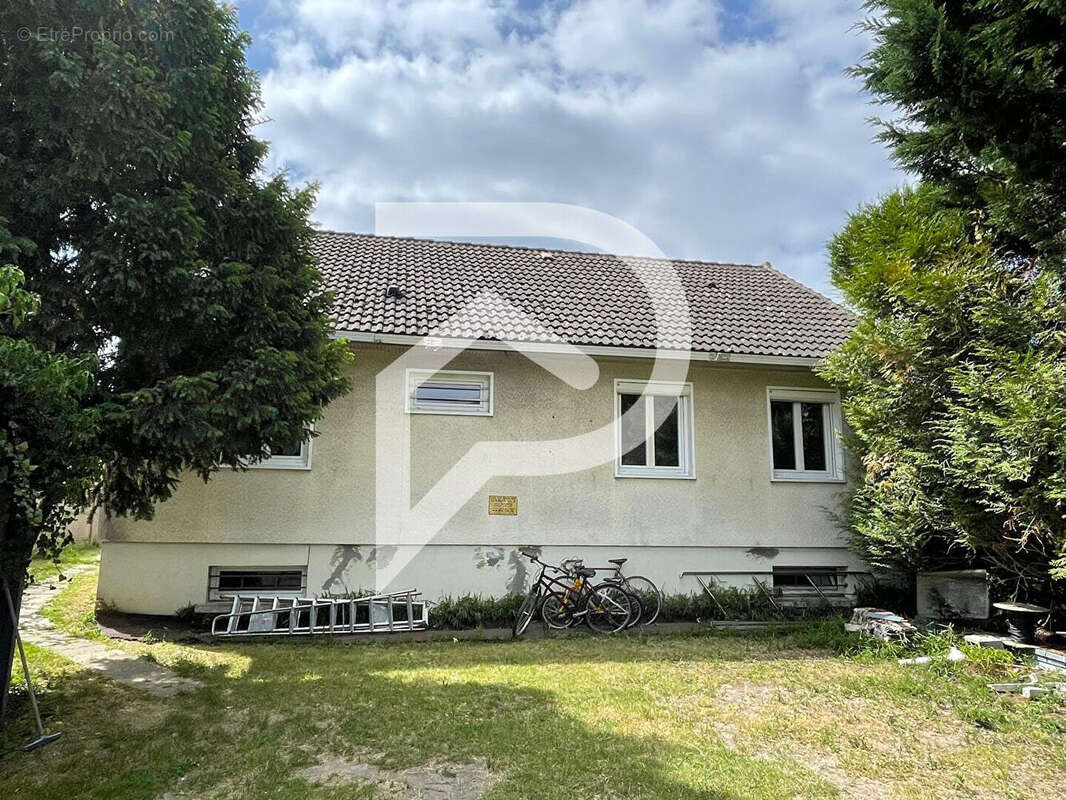 Maison à LIMEIL-BREVANNES