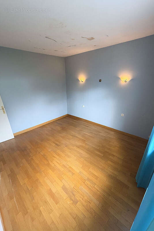 Maison à THIERS-SUR-THEVE