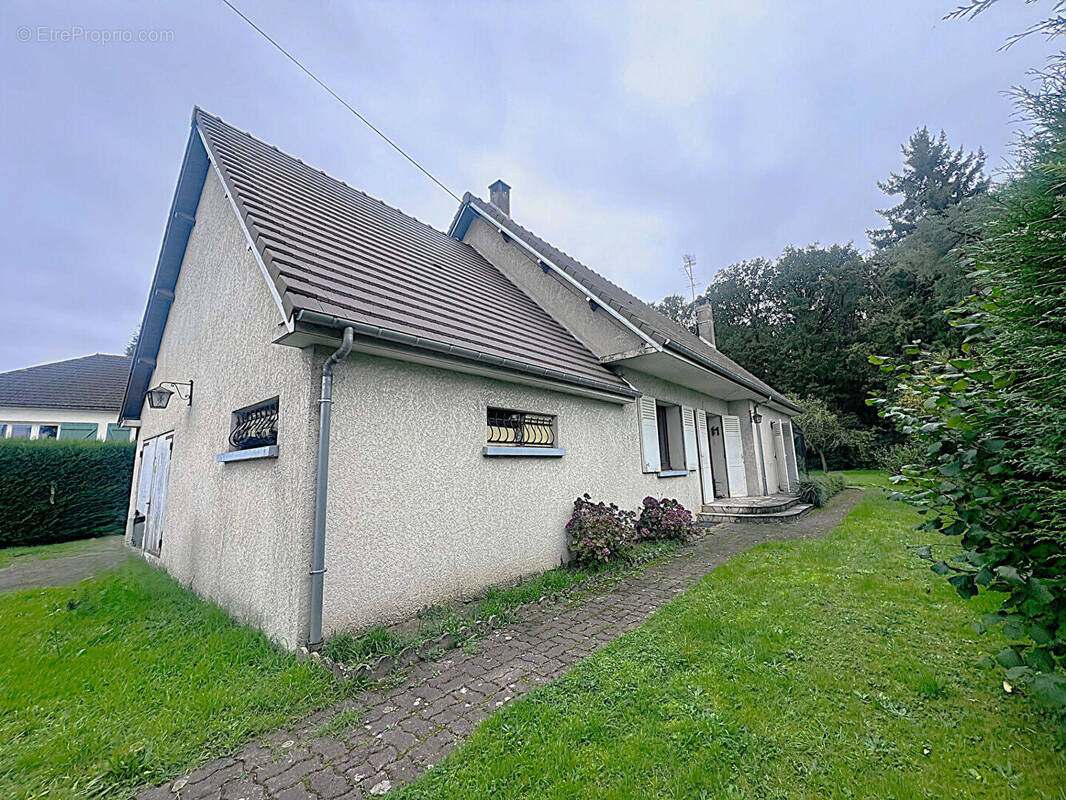 Maison à THIERS-SUR-THEVE