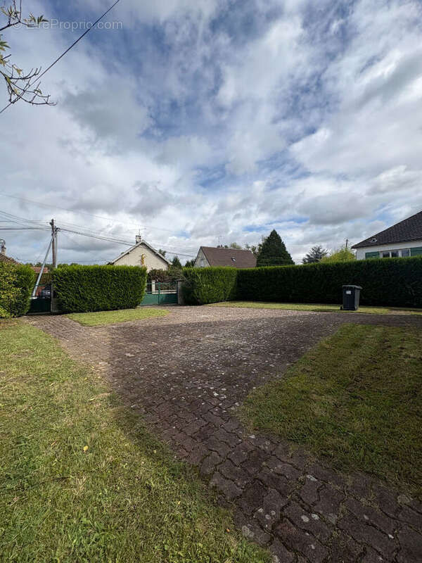 Maison à THIERS-SUR-THEVE