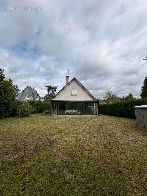 Maison à THIERS-SUR-THEVE