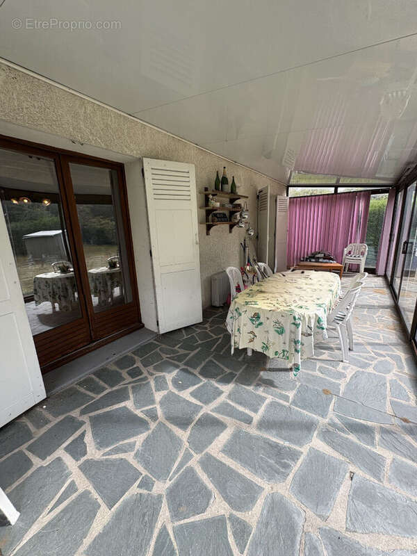 Maison à THIERS-SUR-THEVE