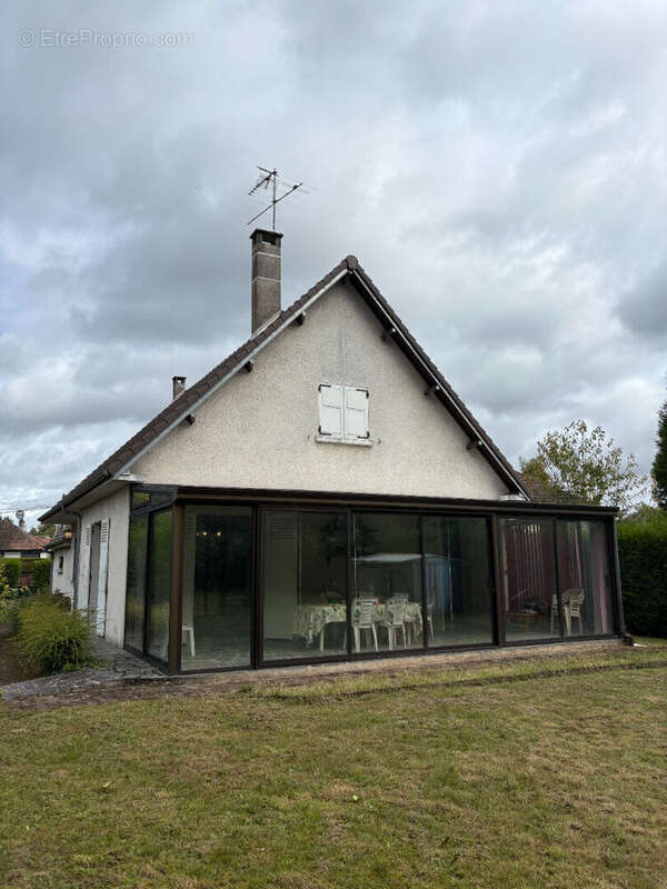 Maison à THIERS-SUR-THEVE