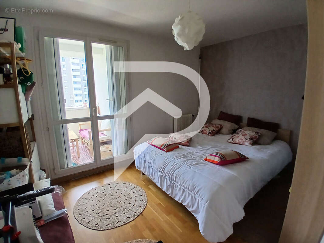 Appartement à COLOMBES