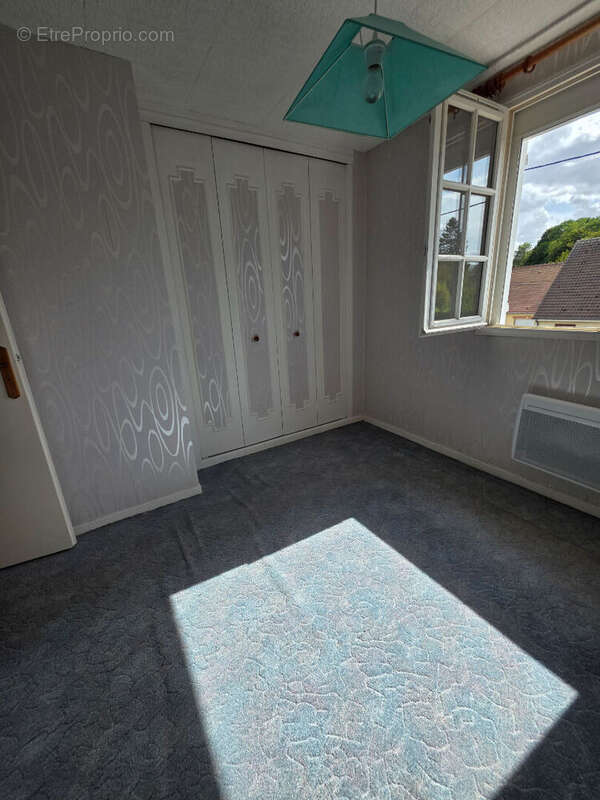 Maison à CREVECOEUR-LE-GRAND