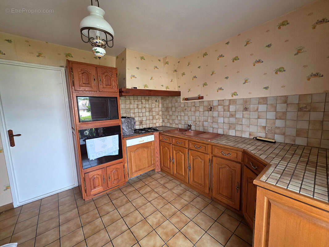 Maison à CREVECOEUR-LE-GRAND