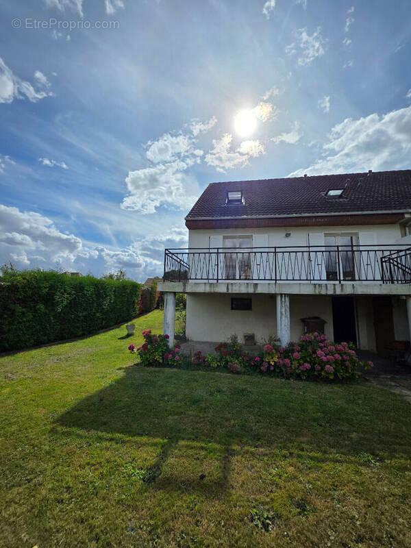 Maison à CREVECOEUR-LE-GRAND