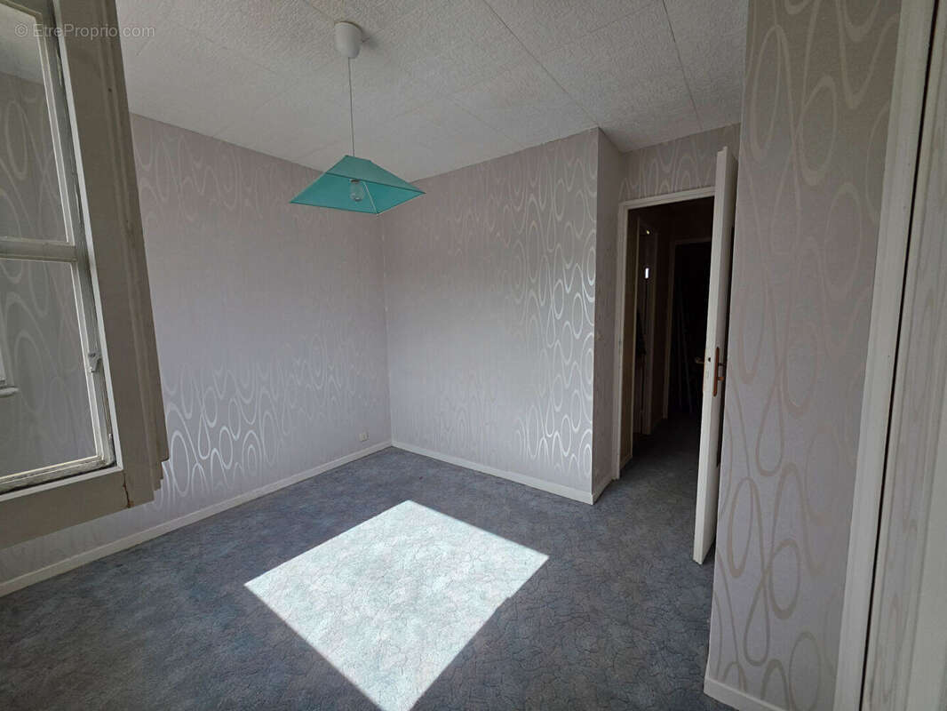 Maison à CREVECOEUR-LE-GRAND