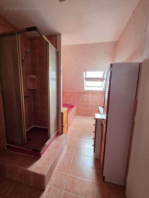 Maison à CREVECOEUR-LE-GRAND