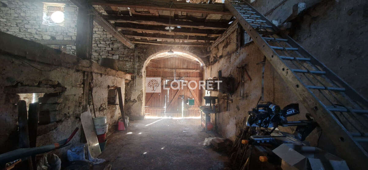 Maison à RENNES-SUR-LOUE