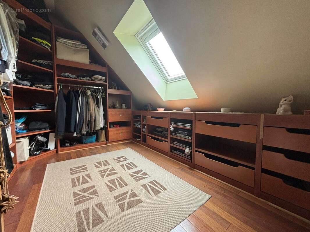 Maison à SAINT-PIERRE-DU-PERRAY