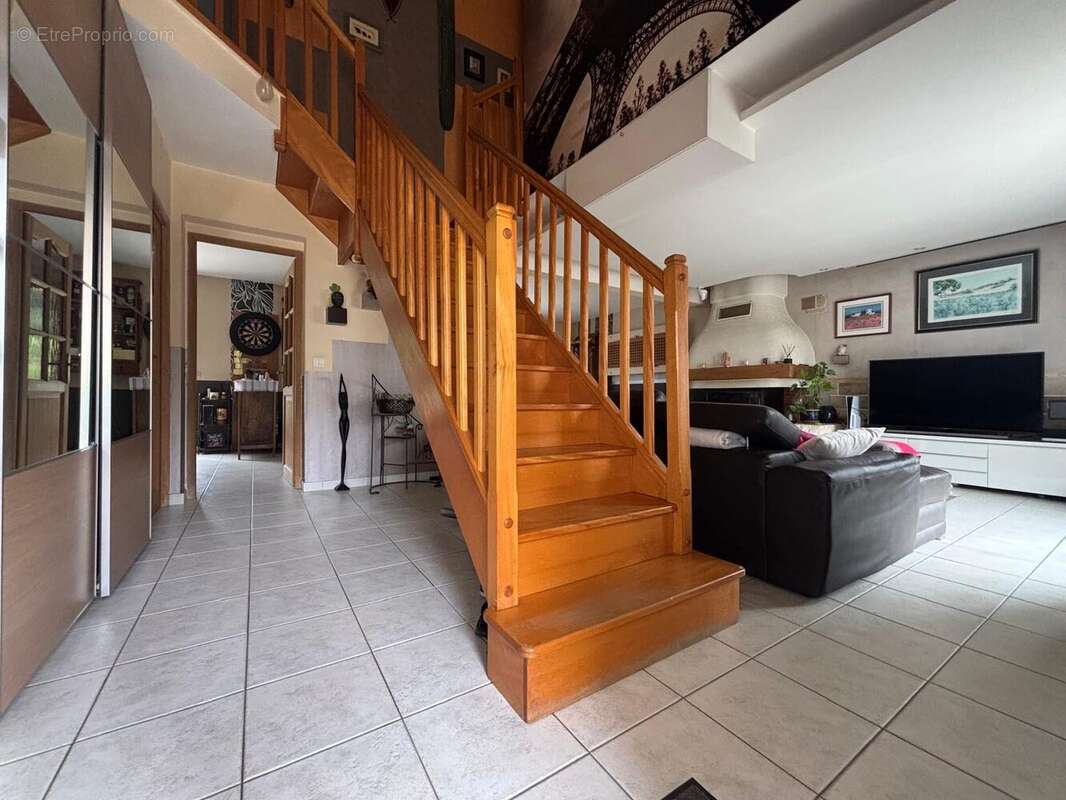 Maison à SAINT-PIERRE-DU-PERRAY