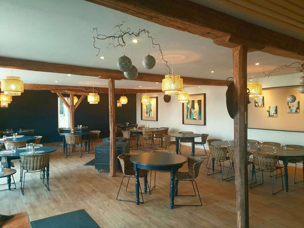 Commerce à POUILLY-EN-AUXOIS