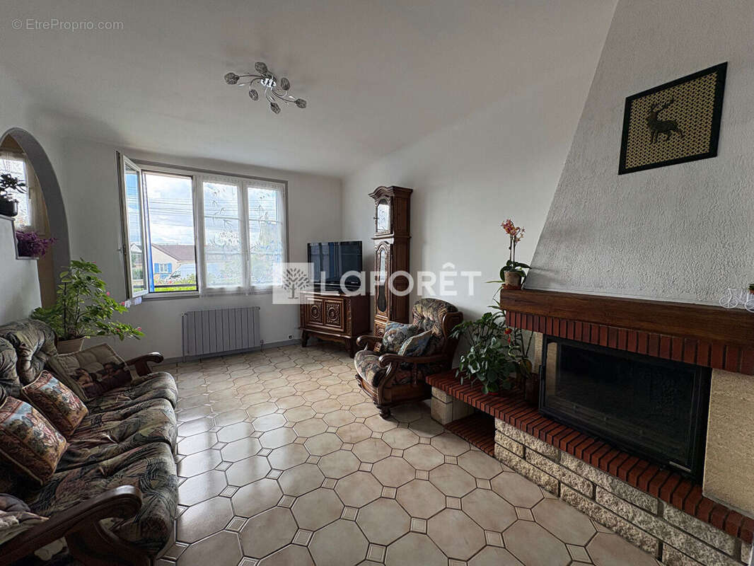 Maison à LES MUREAUX