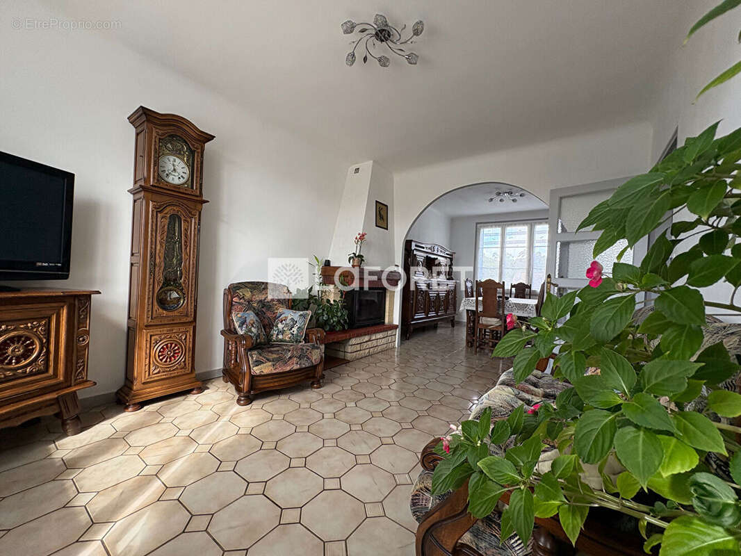 Maison à LES MUREAUX