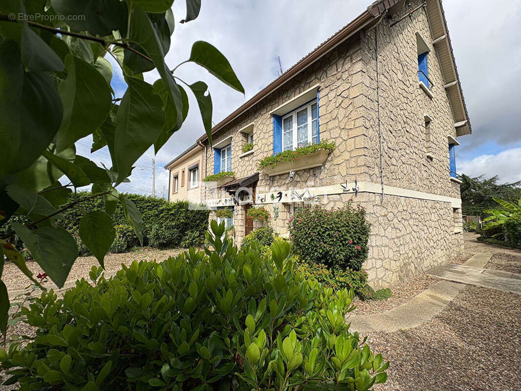 Maison à LES MUREAUX