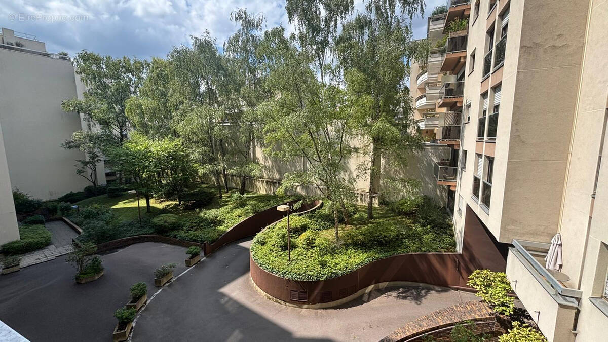 Appartement à PARIS-20E