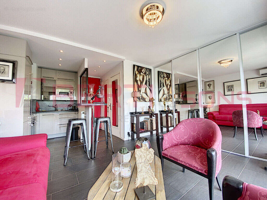 Appartement à MANDELIEU-LA-NAPOULE