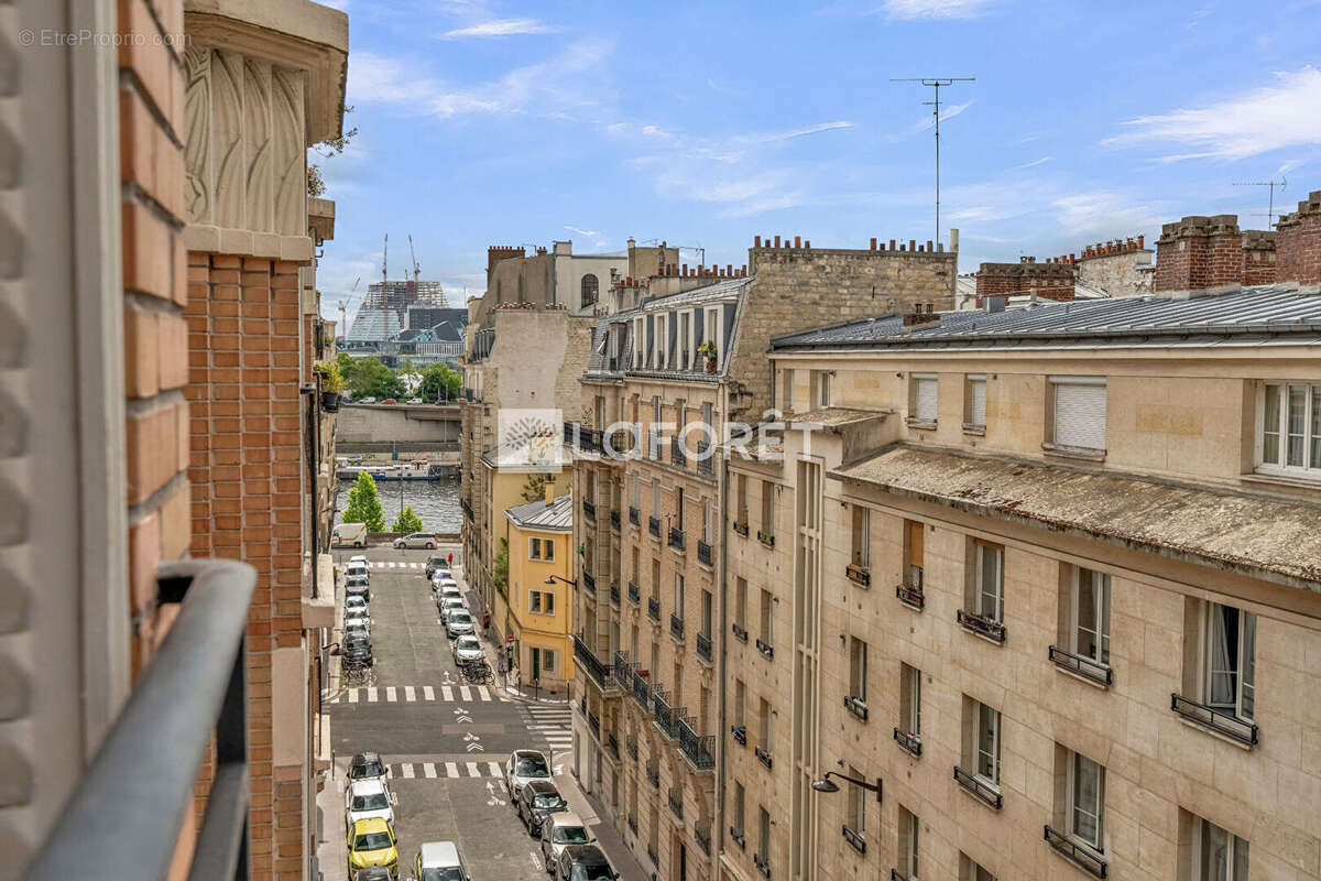 Appartement à PARIS-16E