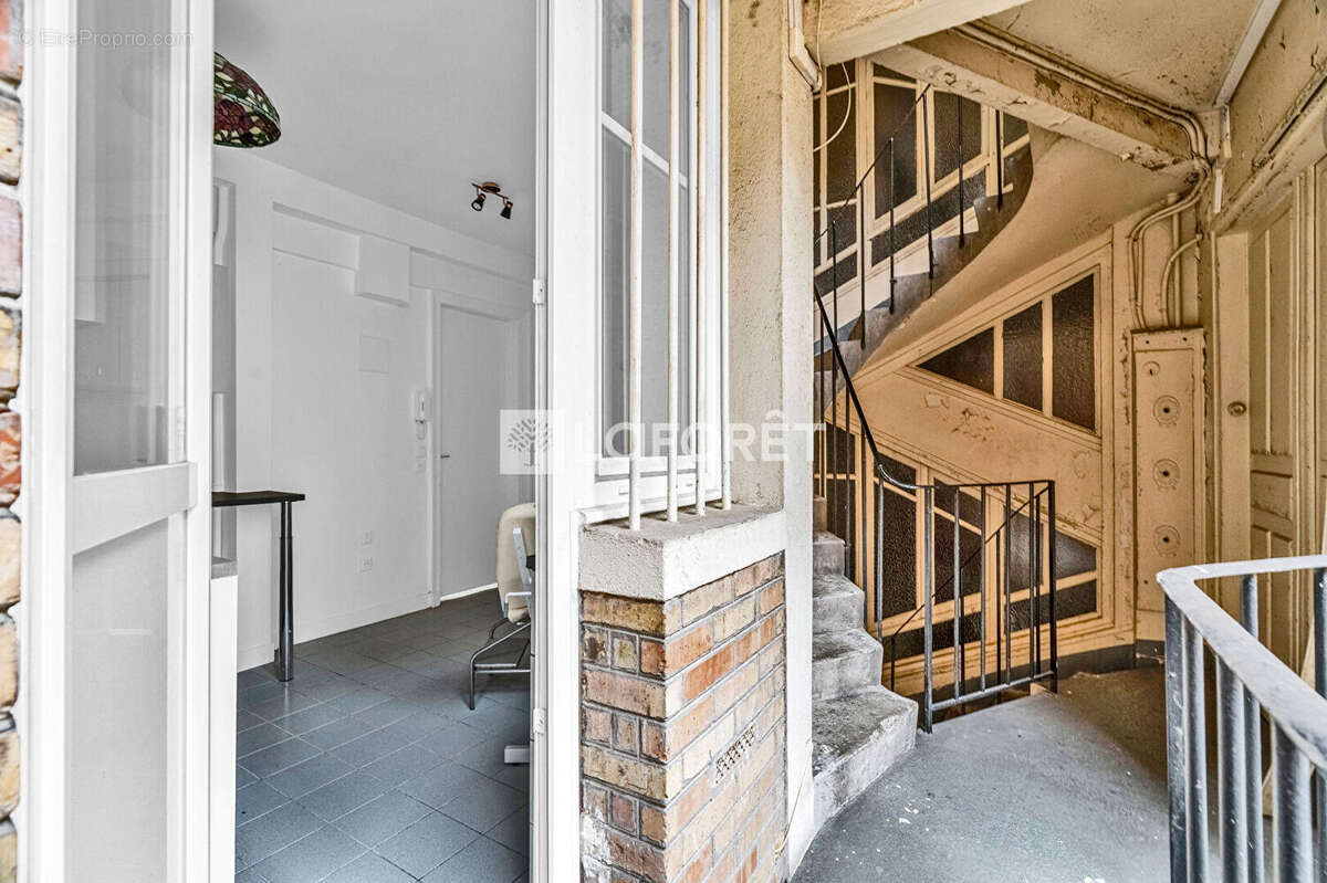 Appartement à PARIS-16E