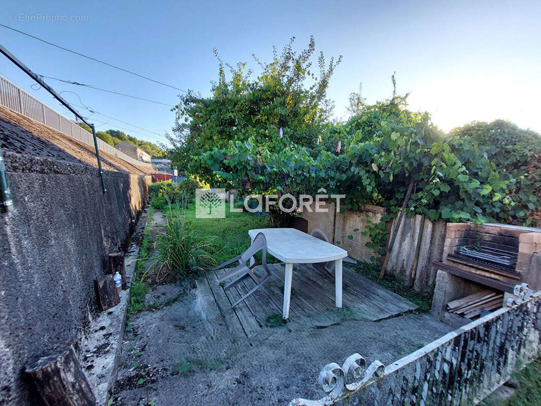 Appartement à AUDUN-LE-TICHE