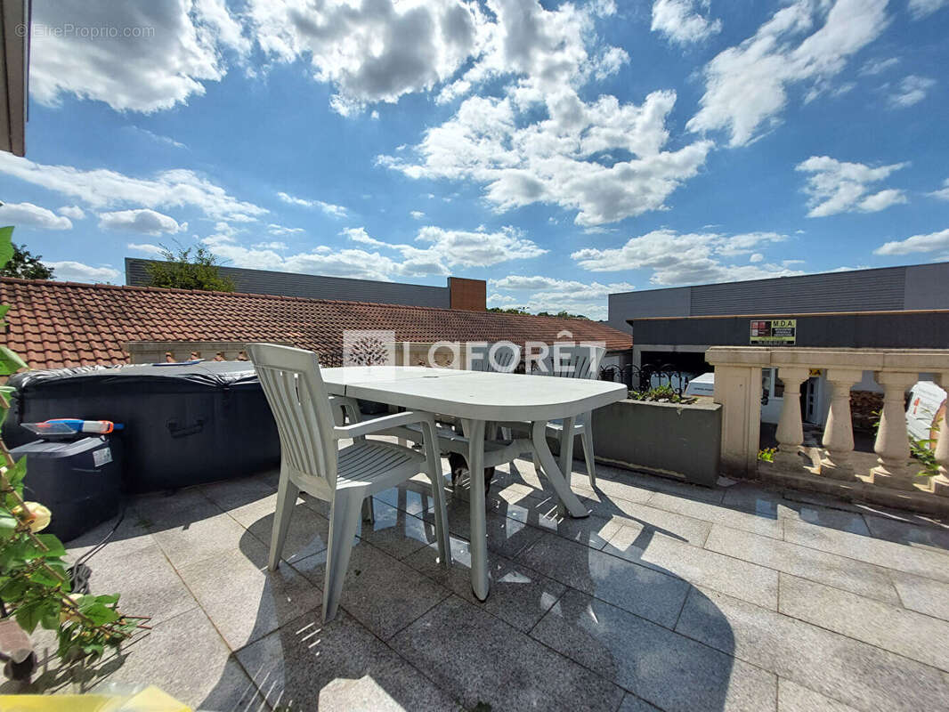 Maison à AUDUN-LE-TICHE