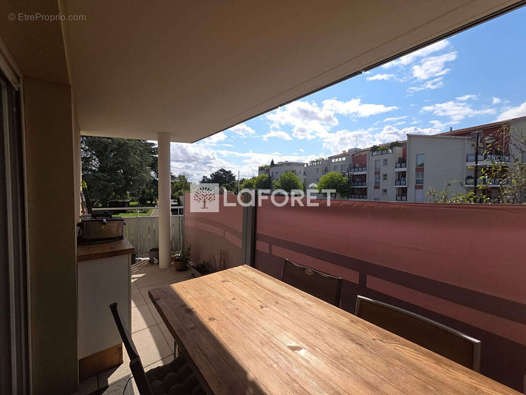 Appartement à MEYZIEU