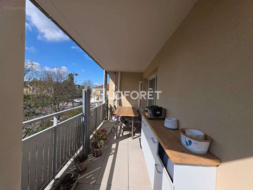 Appartement à MEYZIEU