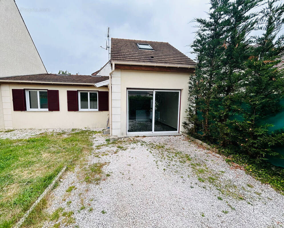 Maison à SARTROUVILLE