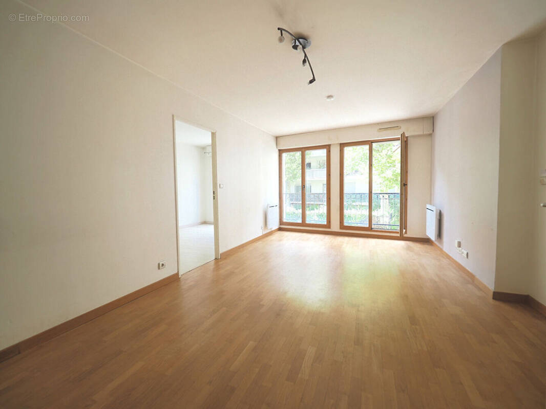 Appartement à PARIS-20E