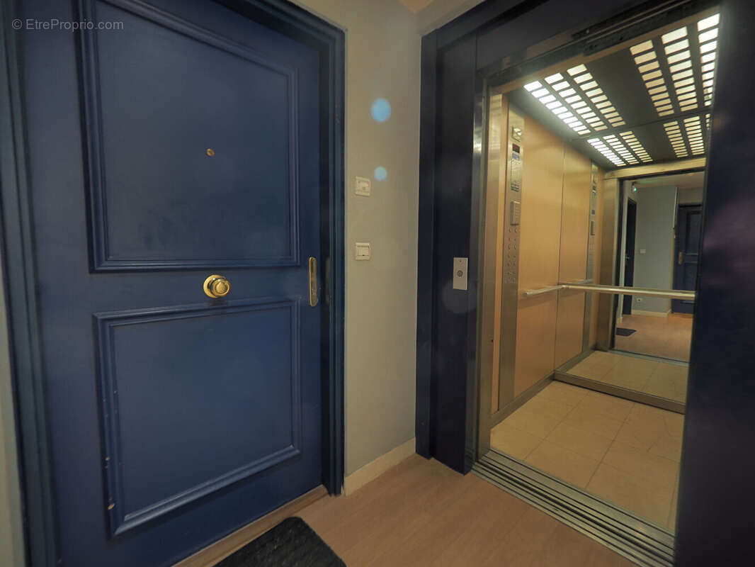 Appartement à PARIS-20E