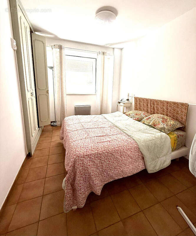 Appartement à SENAS