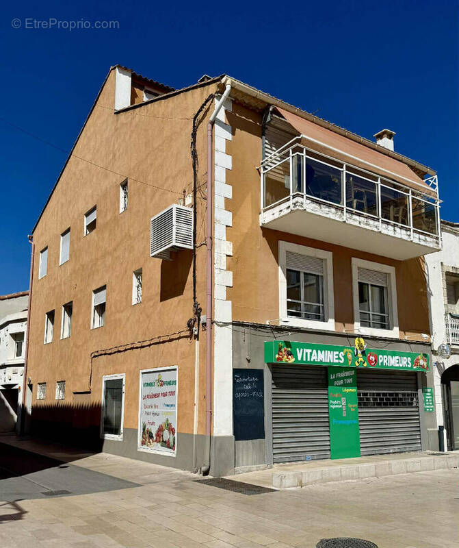 Appartement à SENAS