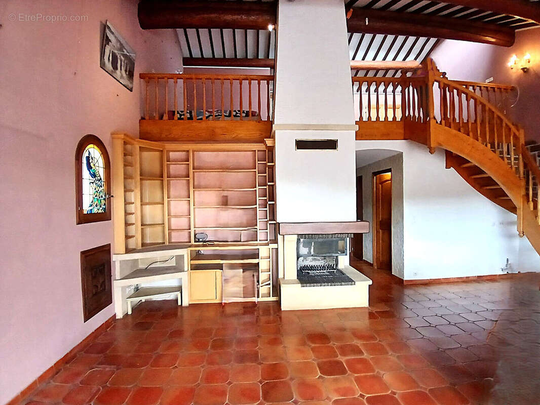 Appartement à SENAS