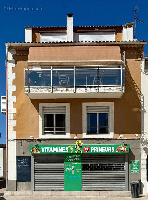 Appartement à SENAS