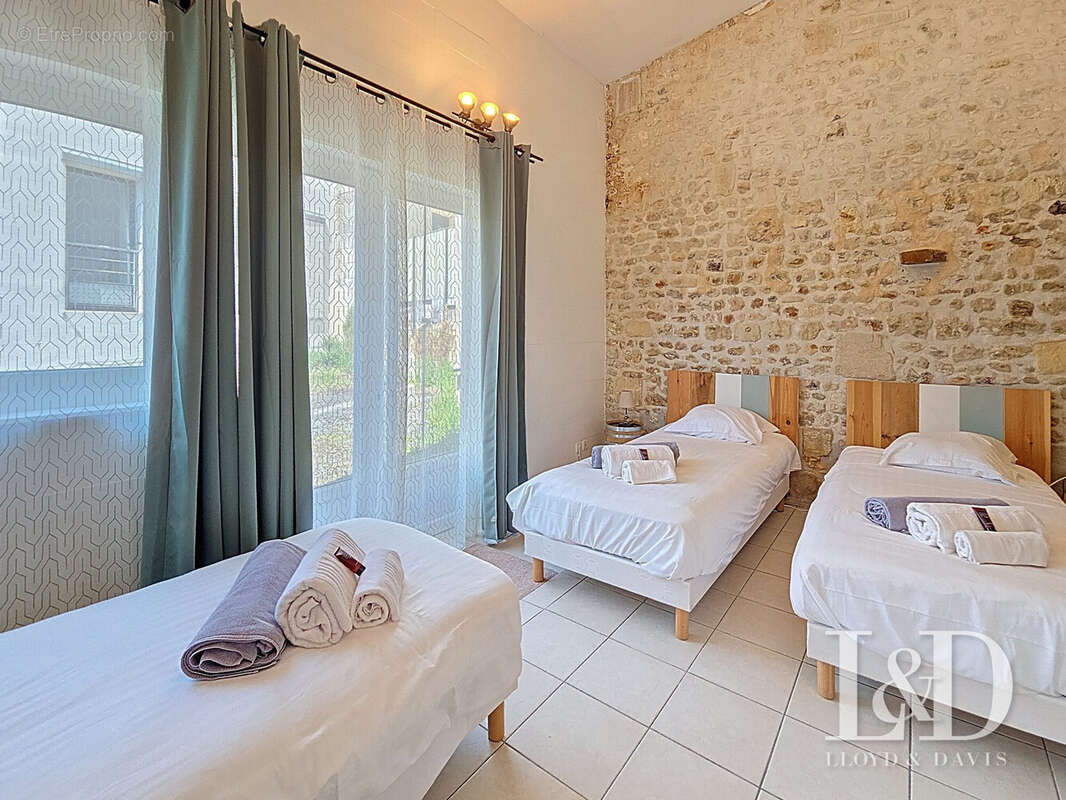 Maison à CHENAC-SAINT-SEURIN-D&#039;UZET