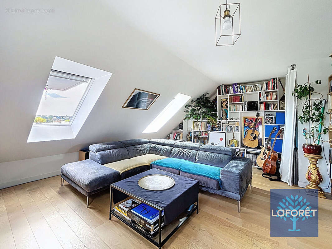 Appartement à CHILLY-MAZARIN